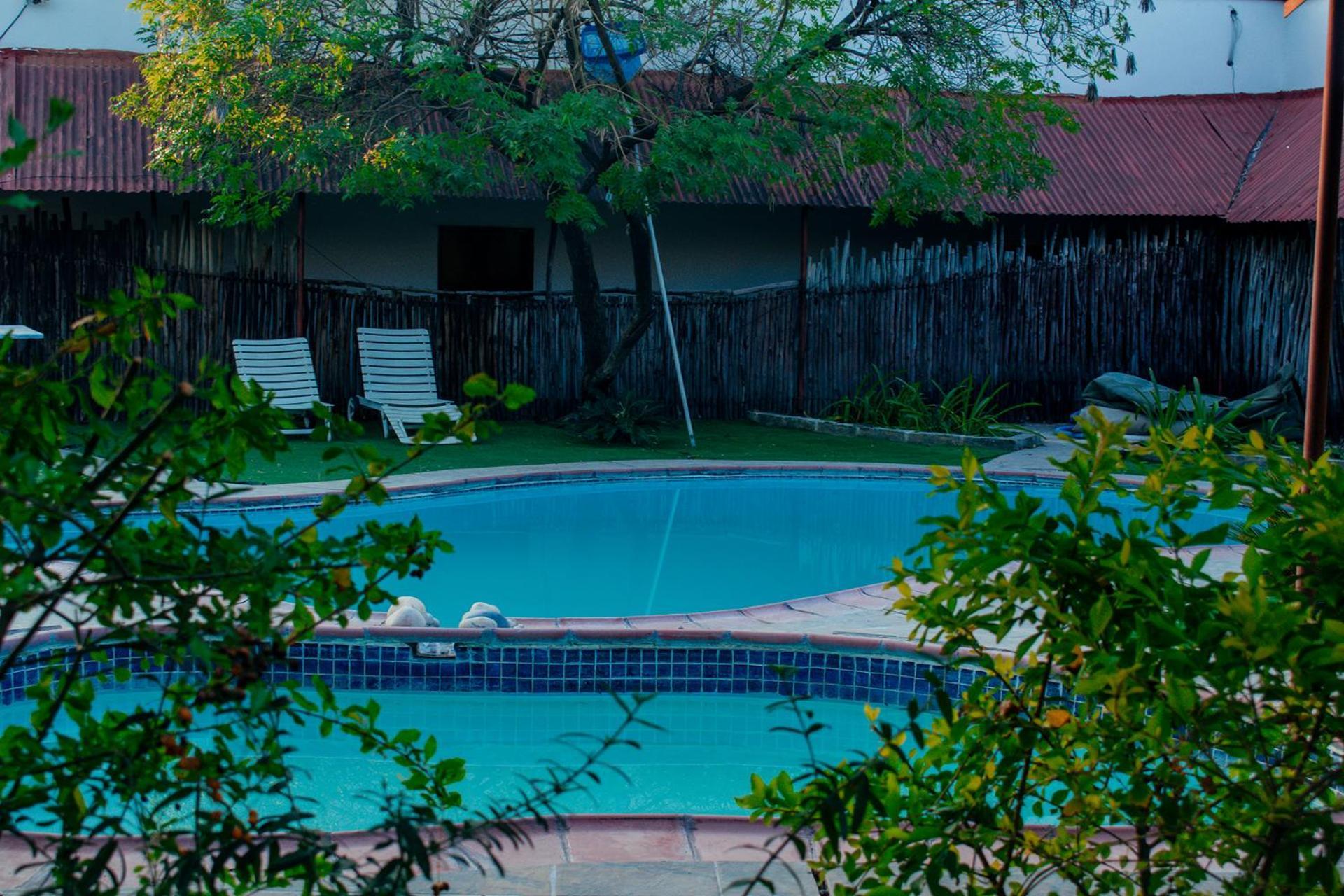 Dolar Lodges & Tours マウン エクステリア 写真